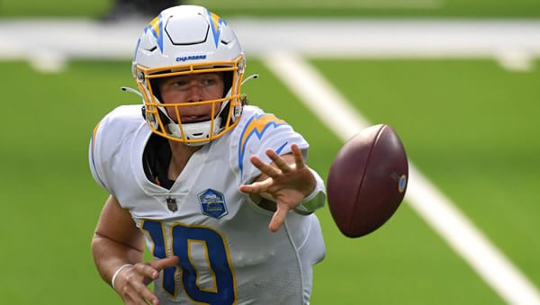 los-angeles-chargers-justin-herbert-lrg Justin Herbert Chargers Rookie QB