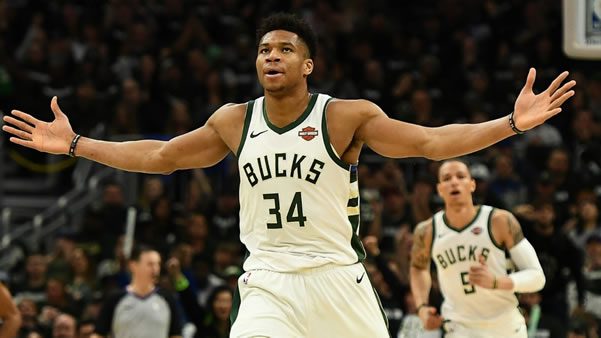milwaukee-bucks-giannis-antetokounmpo-2 Giannis Antetokounmpo Bucks