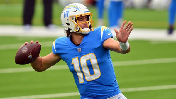 la-chargers-qb-justin-herbert-2 Justin Herbert QB Chargers