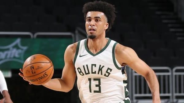 Jordan Nwora Bucks
