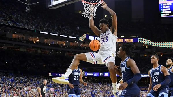 kansas-jayhawks-david-mccormack-2 David McCormack Kansas Jayhawks