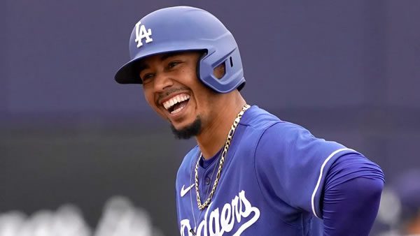 la-dodgers-mookie-betts-2 Mookie Betts LA Dodgers Starting Pitcher