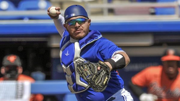 toronto-blue-jays-alejandro-kirk Alejandro Kirk Toronot Blue Jays Catcher