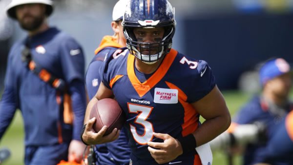 denver-broncos-russell-wilson Russell Wilson Broncos QB