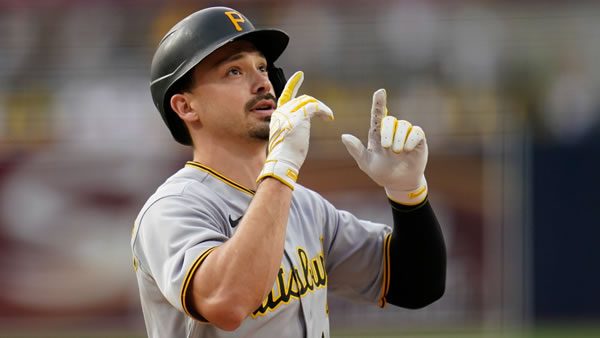 pittsburgh-pirates-bryan-reynolds-2 Bryan Reynolds Pittsburgh Pirates Outfielder