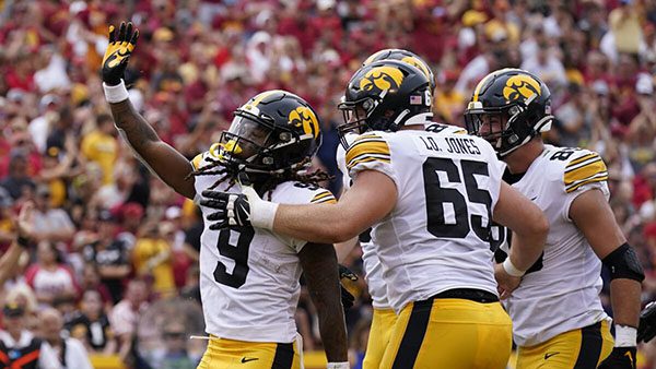 Western Michigan Broncos at Iowa Hawkeyes Pick ATS