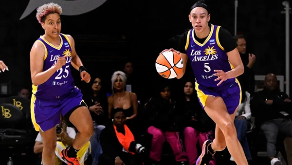 LA Sparks Dearica Hamby