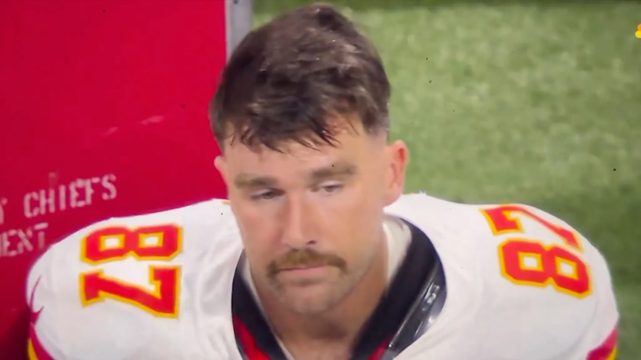 kansas-city-travis-kelce-dejected Travis Kelce Kansas City Chiefs